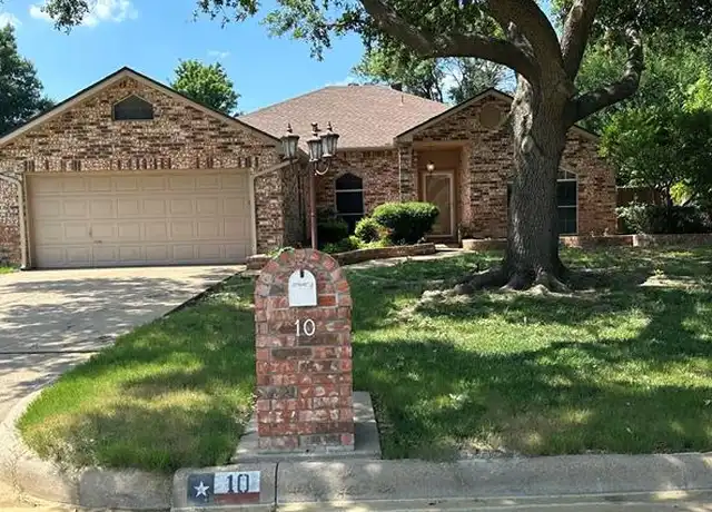 Property at 10 Monterey Dr, Roanoke, TX, 76262, 3 beds, 2 baths, [object Object]