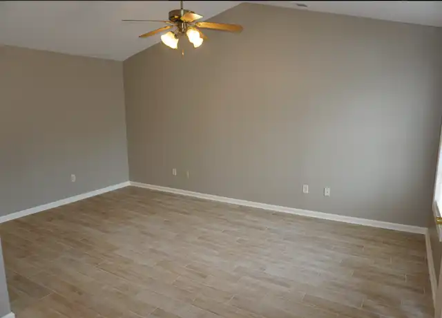 Property at 1600 Latourette Dr Unit 7, Jonesboro, AR, 72404, 2 beds, 1 bath, [object Object]