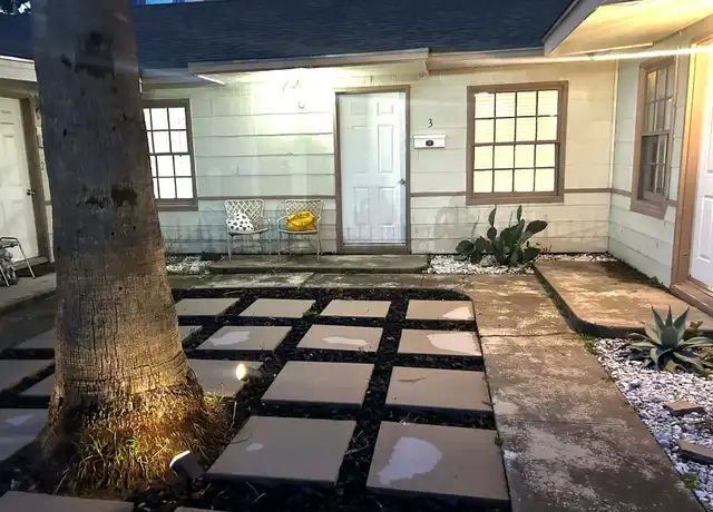 Property at 909 W 13th St Unit 3, Houston, TX, 77008, 2 beds, 2 baths, [object Object]