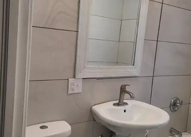Property at 7335 S Kenwood Ave Unit 2, Chicago, IL, 60619, 3 beds, 1 bath, [object Object]