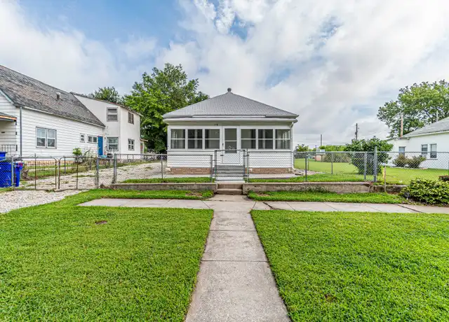 Property at 118 E Pine St, Junction City, KS, 66441, 2 beds, 1 bath, [object Object]