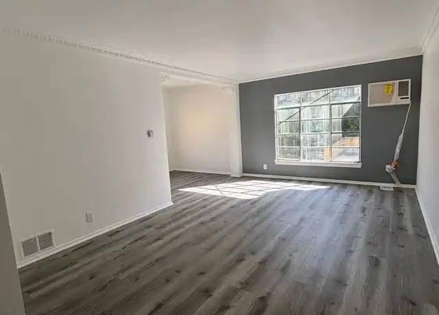 Property at 360 S Mariposa Ave Unit 350-10, Los Angeles, CA, 90020, 1 bed, 1 bath, [object Object]