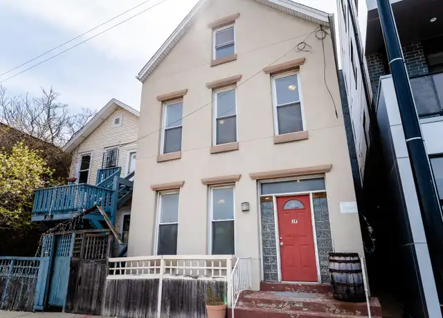 Property at 942 N Elston Ave Unit 2R, Chicago, IL, 60642, 2 beds, 2 baths, [object Object]