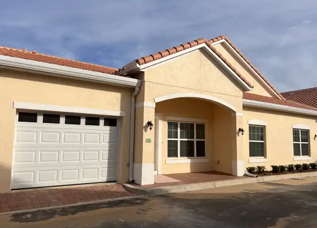 Property at 2106 Shantiniketan Blvd Unit B6, Tavares, FL, 32778, 2 beds, 2 baths, [object Object]