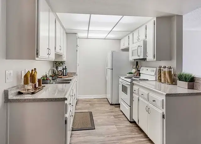 Photo of 273 W Arrow Hwy, Azusa, CA 91702