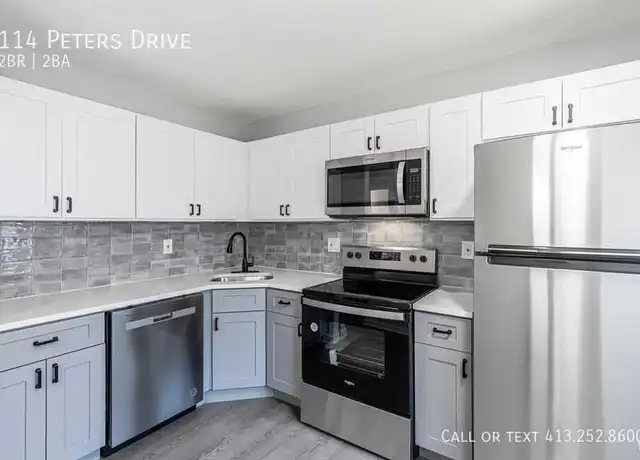 Property at 114 Peters Dr, Groton, CT, 06340, 2 beds, 1.5 baths, [object Object]