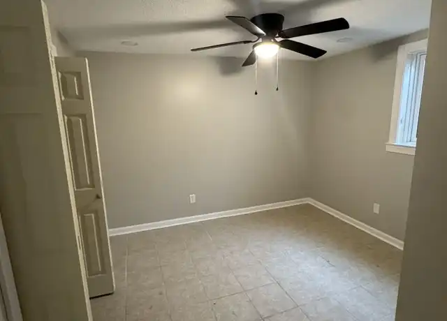 Property at 700 Skyline Cir Unit A, Pulaski, VA, 24301, 2 beds, 1 bath, [object Object]