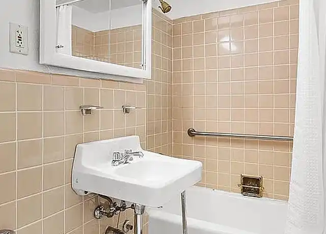 Property at 3511 85th St, Jackson Heights, NY, 11372, 1 bed, 1 bath, [object Object]