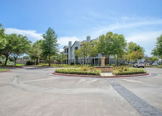 Photo of 18600 S Parkview Dr, Houston, TX 77084