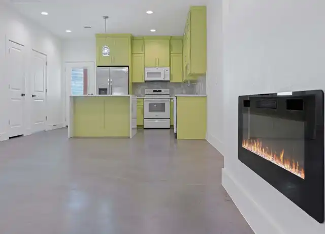 Property at 124 S Mockingbird Cir Unit B, Cedar Creek, TX, 78612, 3 beds, 2.5 baths, [object Object]