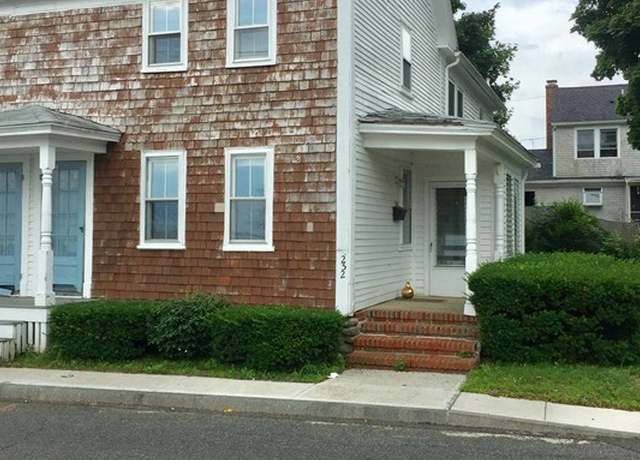 Photo of 252 Water St, Newburyport, MA 01950