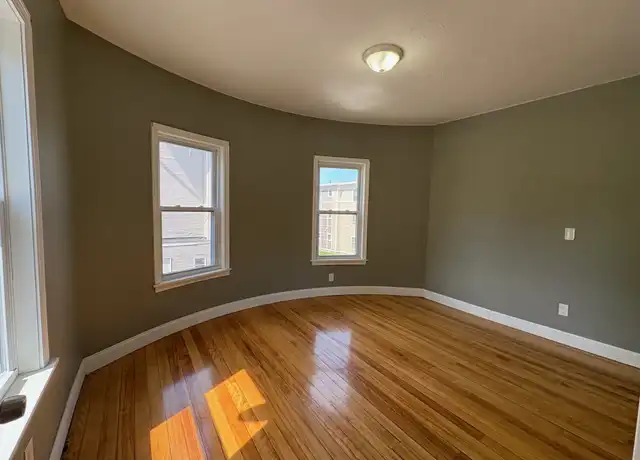 Property at 306 Cambridge St Unit 2, Worcester, MA, 01603, 3 beds, 1 bath, [object Object]