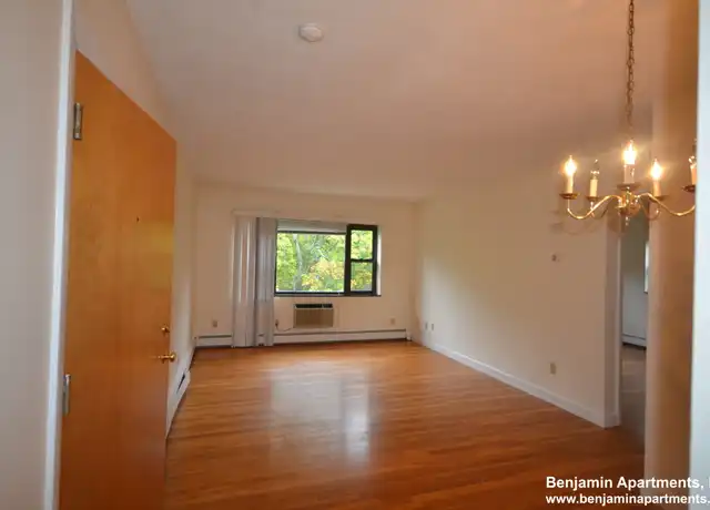 Property at 276 Grove St Unit 8, Auburndale, MA, 02466, 2 beds, 1 bath, [object Object]