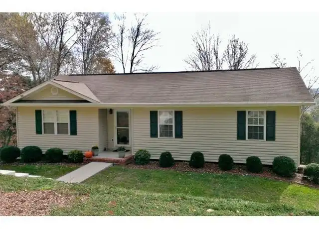Property at 625 Parkway Dr, Kingsport, TN, 37663, 3 beds, 2.5 baths, [object Object]