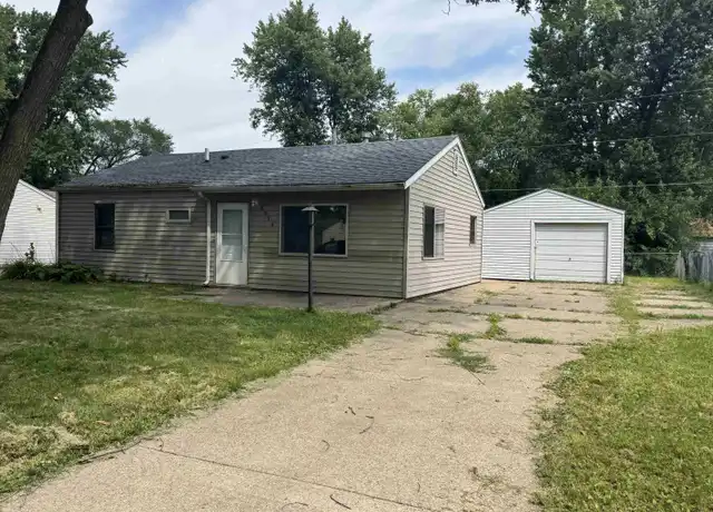 Property at 2914 W 67th St, Davenport, IA, 52806, 3 beds, 1 bath, [object Object]