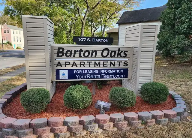 Property at Barton Oaks Apartments - 109 Barton St, Little Rock, AR, 72205, 2 beds, 1 bath, [object Object]
