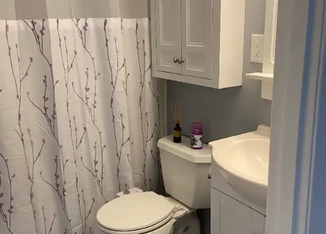 Property at 101 E Broadway #1, Derry, NH, 03038, 2 beds, 1 bath, [object Object]