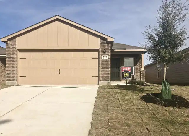 Property at 727 Wonderland Trl, New Braunfels, TX, 78132, 3 beds, 2 baths, [object Object]