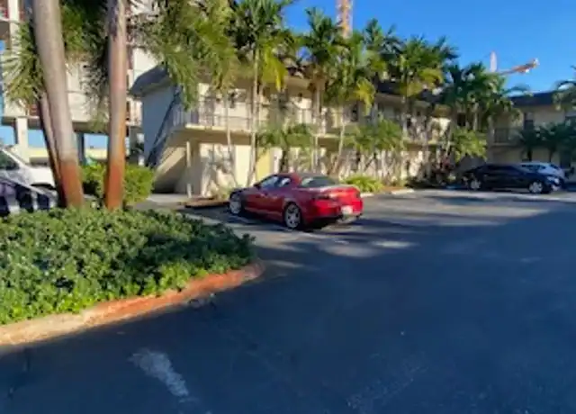 Property at Palm Grove Apartments - 1078 NE 39th St, Oakland Park, FL, 33334, 1 bed, 1 bath, [object Object]