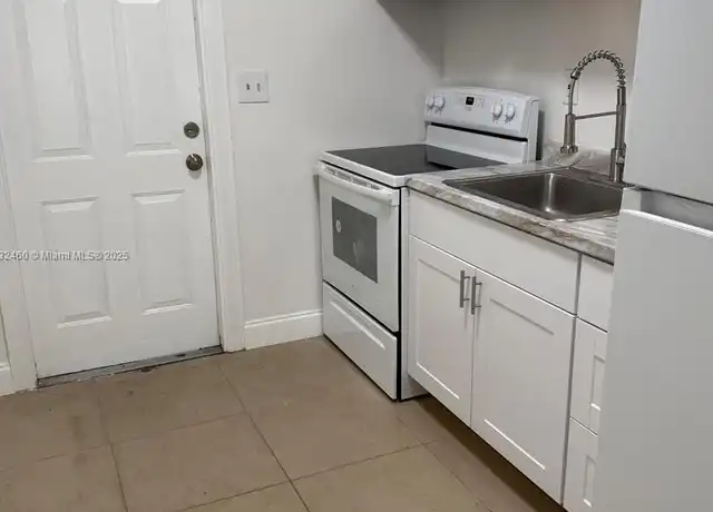 Property at 2736 NW 15th Ct Unit 2, Fort Lauderdale, FL, 33311, 3 beds, 2 baths, [object Object]