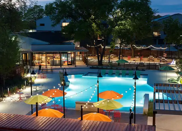 Property at Pike West Commerce - 444 W Commerce St, Dallas, TX, 75208, 1 bed, 1 bath, [object Object]
