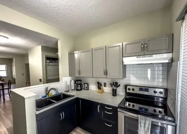 Property at 1145 Park Ave Unit 2, Omaha, NE, 68105, 2 beds, 1 bath, [object Object]