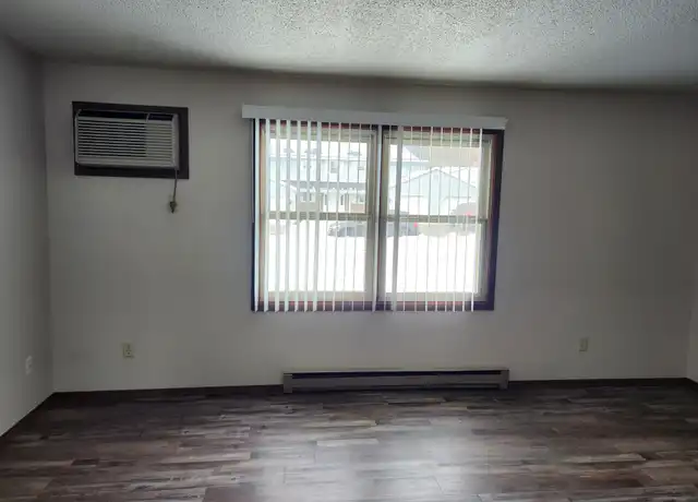 Property at 2519 Sessions St Unit 6, Eau Claire, WI, 54701, 2 beds, 1 bath, [object Object]