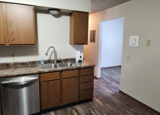 Property at 2519 Sessions St Unit 3, Eau Claire, WI, 54701, 2 beds, 1 bath, [object Object]