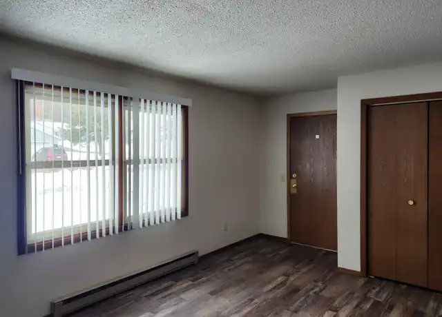 Property at 2519 Sessions St Unit 3, Eau Claire, WI, 54701, 2 beds, 1 bath, [object Object]