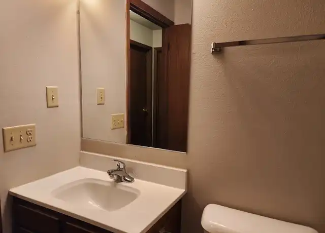 Property at 2519 Sessions St Unit 3, Eau Claire, WI, 54701, 2 beds, 1 bath, [object Object]