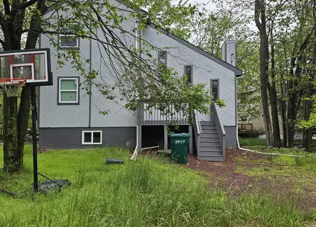 Property at 1208 Country Place Dr, Tobyhanna, PA, 18466, 5 beds, 2 baths, [object Object]