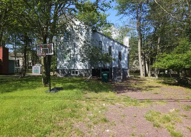Property at 1208 Country Place Dr, Tobyhanna, PA, 18466, 5 beds, 2 baths, [object Object]
