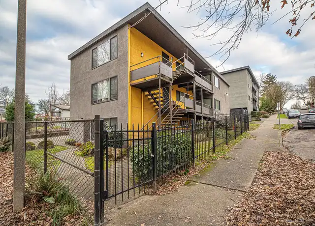 Property at 2100 S Main St Unit 3, Seattle, WA, 98144, 2 beds, 1 bath, [object Object]