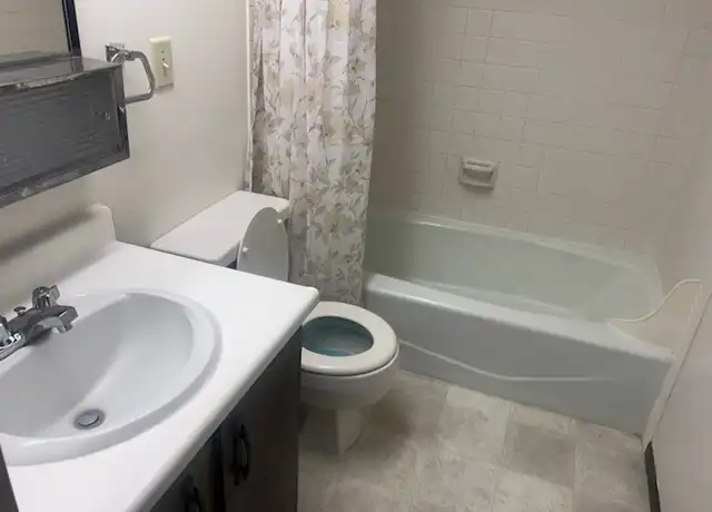 Property at 407 E Hugus St, Rawlins, WY, 82301, 2 beds, 1 bath, [object Object]