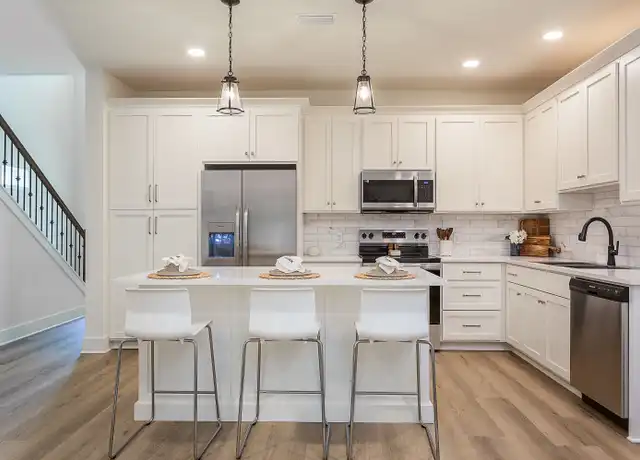 Property at 2011 Wyatt St Unit B, Pensacola, FL, 32514, 3 beds, 3.5 baths, [object Object]