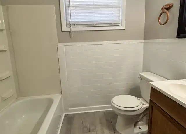 Property at 2014 Quentin St, Charlotte, NC, 28216, 4 beds, 1 bath, [object Object]