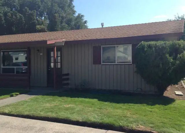 Property at 215 SE E St Unit 215, Madras, OR, 97741, 2 beds, 1 bath, [object Object]