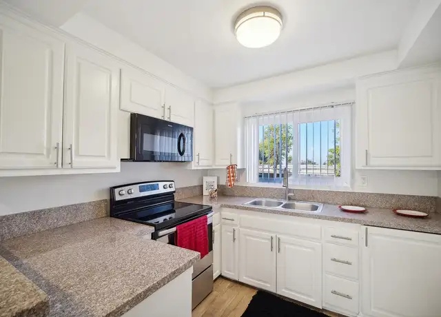 Photo of 13730 Via del Palma Ave, Whittier, CA 90602