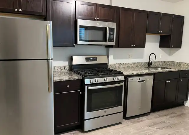 Property at 207 Broadway Unit 1, Everett, MA, 02149, 2 beds, 1 bath, [object Object]