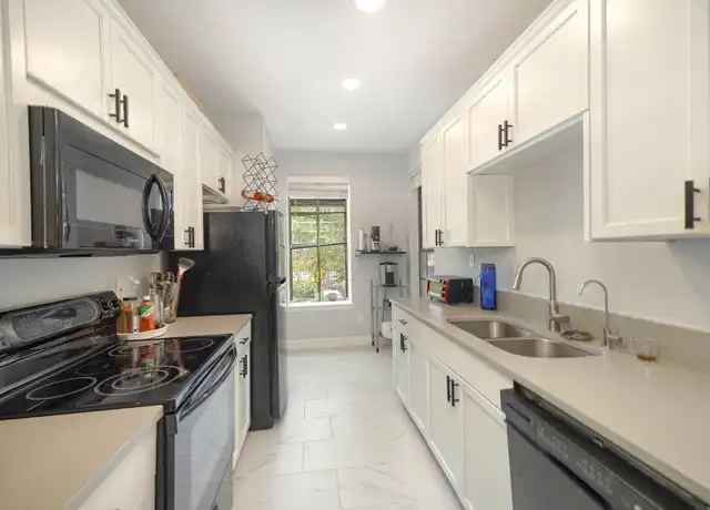 Property at 2255 Braeswood Park Dr #334, Houston, TX, 77030, 2 beds, 1 bath, [object Object]
