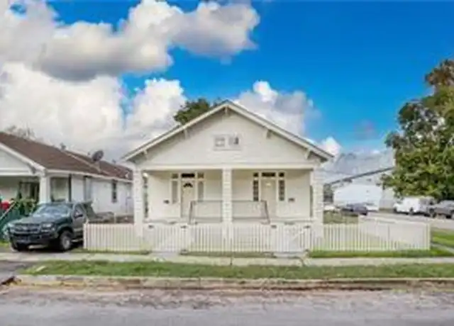Property at 401 Monroe St, Gretna, LA, 70053, 2 beds, 1 bath, [object Object]