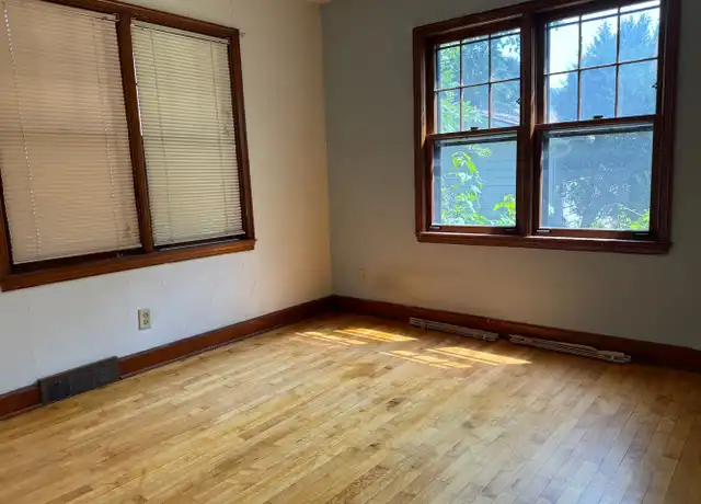 Property at 2644 E Lawn Ct Unit 1, Madison, WI, 53704, 2 beds, 1 bath, [object Object]