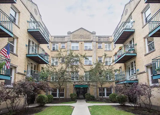 Property at 910 W Dakin St, Chicago, IL, 60613, 0-1 beds, 1 bath, [object Object]