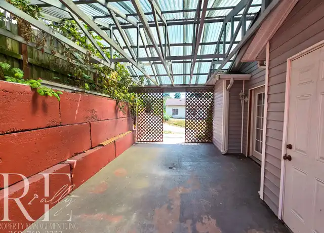 Property at 636 Bremerton Blvd W, Bremerton, WA, 98312, 3 beds, 2.5 baths, [object Object]