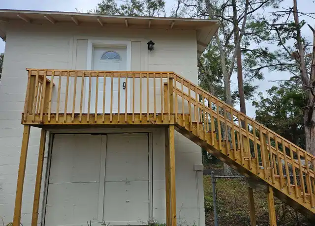 Property at 227 E Main St, Mayo, FL, 32066, 1 bed, 1 bath, [object Object]
