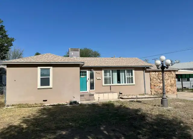 Property at 807 N Edwards St, Carlsbad, NM, 88220, 3 beds, 2 baths, [object Object]