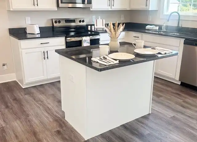 Property at 921 Martin St, Clarksville, TN, 37040, 2 beds, 2 baths, [object Object]
