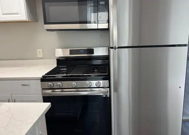 Property at 775 Plymouth Ave Unit 3F, Fall River, MA, 02721, 2 beds, 1 bath, [object Object]