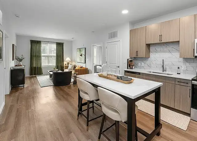 Property at 2546 Perimeter Pointe Pkwy, Charlotte, NC, 28208, 1-2 bed, 1-2 bath, [object Object]