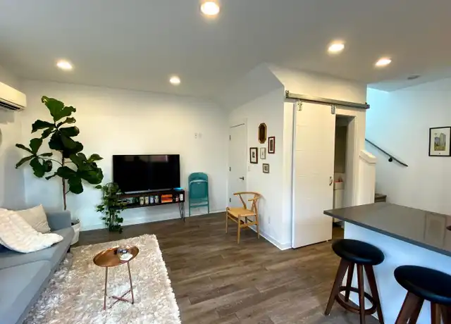 Property at 811 S Cloverdale St, Seattle, WA, 98108, 3 beds, 2.5 baths, [object Object]